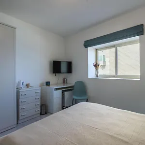 Séjour chez l'habitant Bedrooms With Ensuite Bathrooms, Sliema